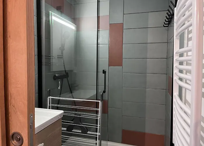 Rénové Proche Des Remontées Mécaniques, Idéal Pour 4 Personnes - Fr-1-812-149